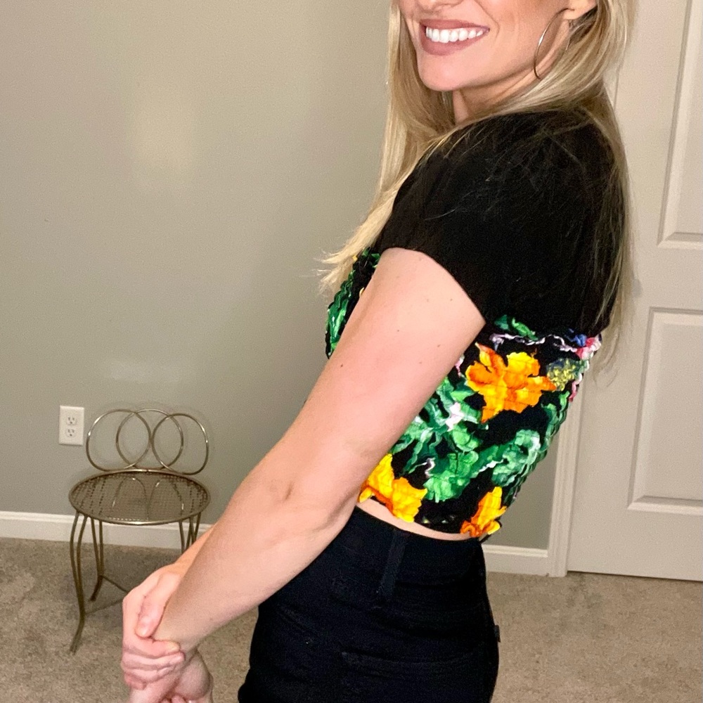 Elastic bands top